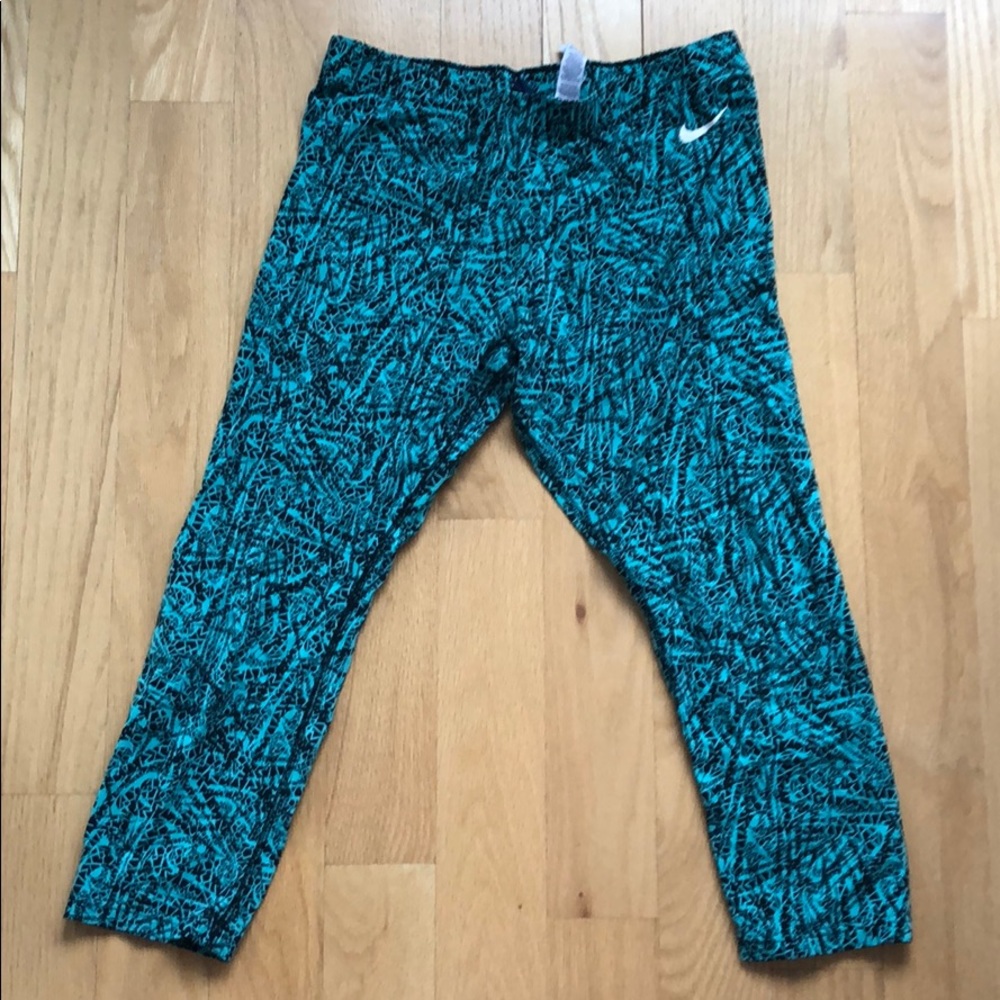 Nike capri leggings